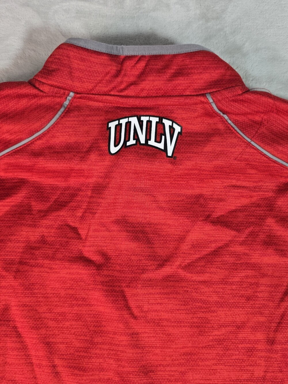 NWT Colosseum Men's UNLV Rebels Long Sleeve 1/4 Zip Pullover Red Med - Picture 5 of 9